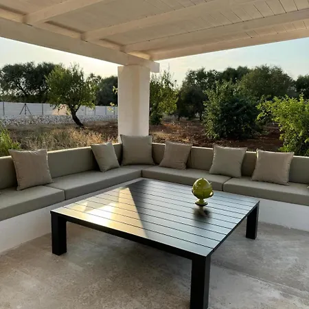Holiday home Tenuta Buganvillea -private Pool Ostuni